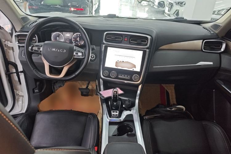 Used Lynk & Co 01 2017 2.0T Two-Wheel Drive Pro Edition Center Console