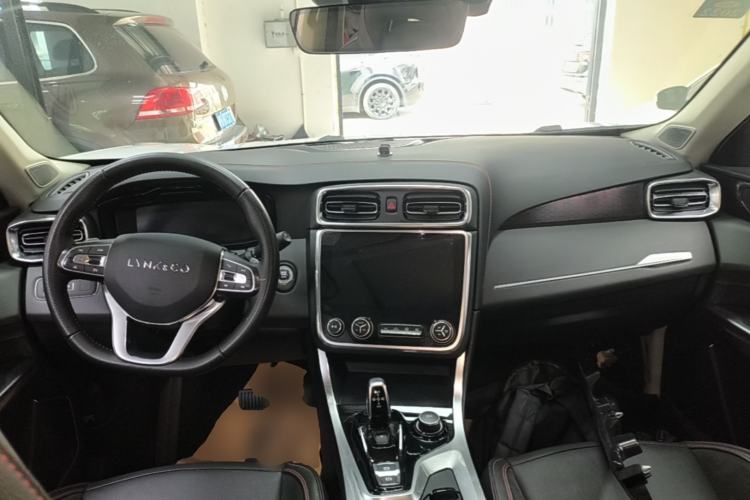 Used Lynk & Co 01 2017 2.0T Four-Wheel Drive Pro Edition Center Console