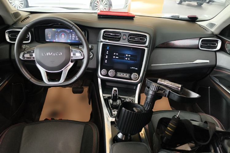 Used Lynk & Co 01 2017 2.0T Four-Wheel Drive Pro Edition Center Console