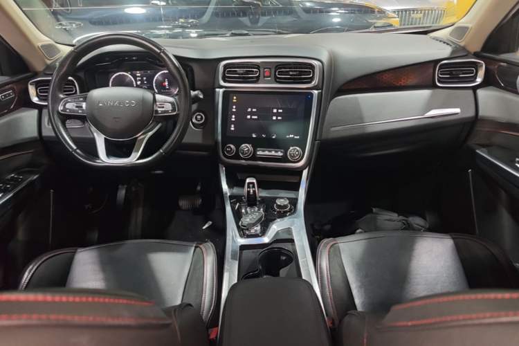 Used Lynk & Co 01 2017 2.0T Four-Wheel Drive Pro Edition Center Console