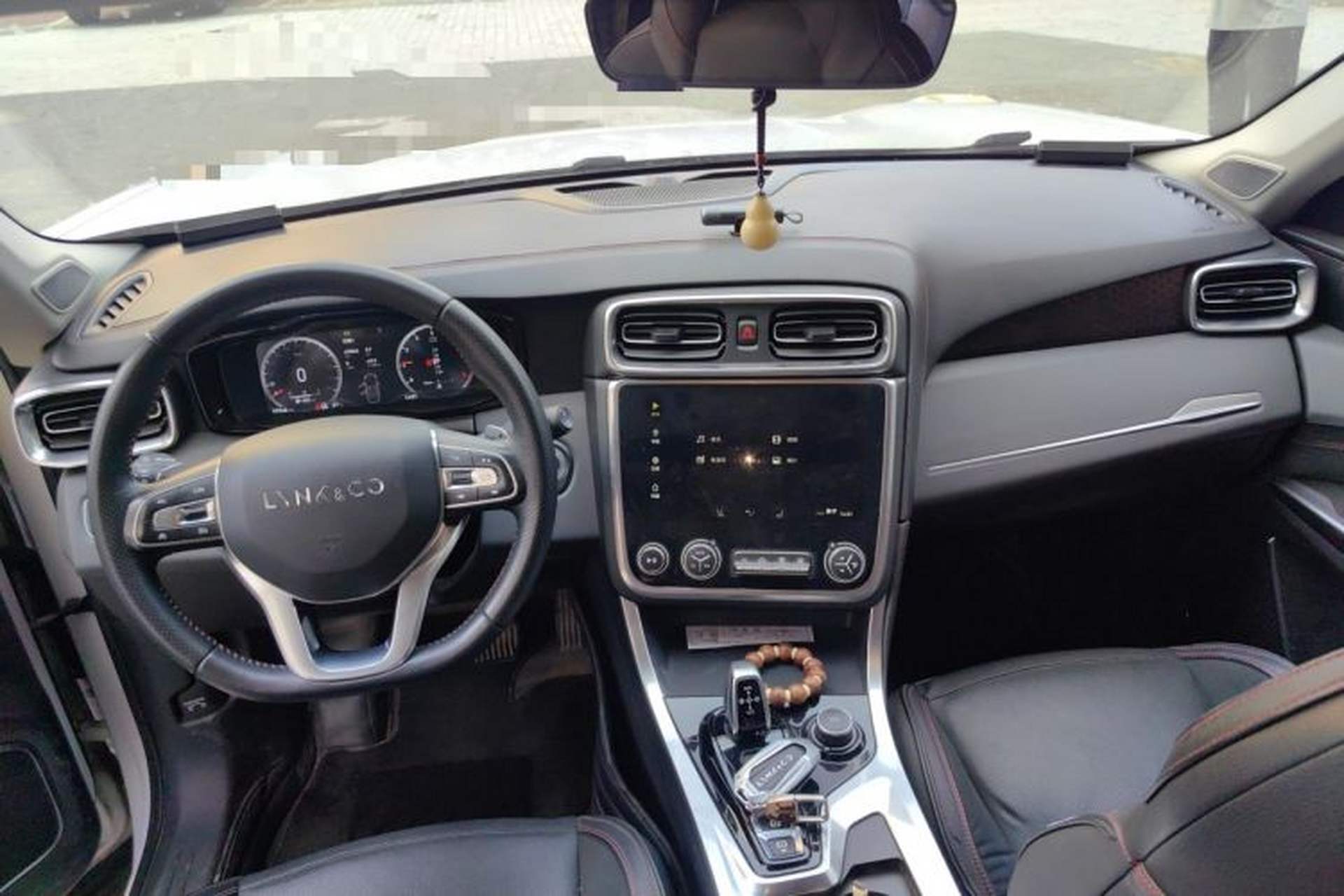 Used Lynk & Co 01 2017 2.0T Four-Wheel Drive Pro Edition Center Console