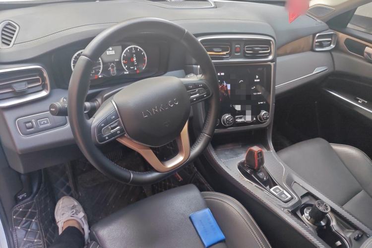Used Lynk & Co 01 2017 2.0T Two-Wheel Drive Pro Edition Center Console
