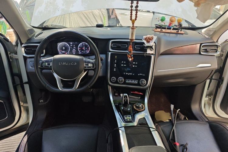 Used Lynk & Co 01 2017 2.0T Four-Wheel Drive Pro Edition Center Console