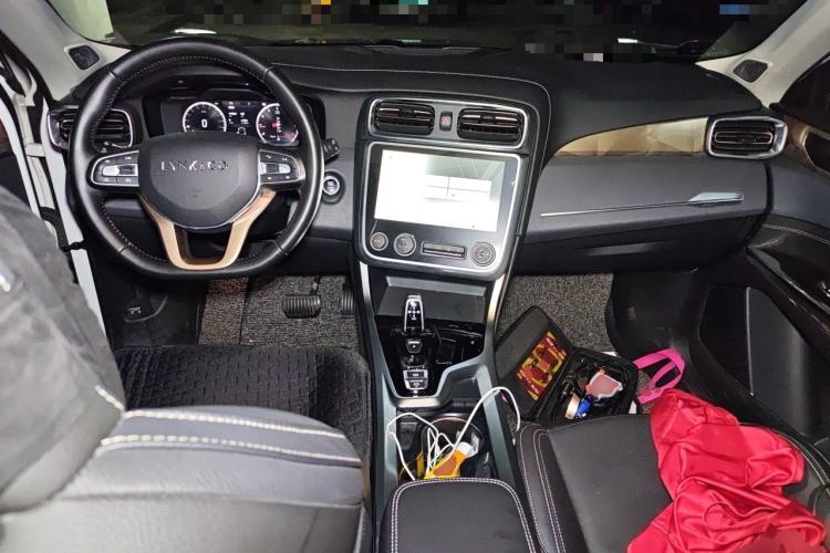 Used Lynk & Co 01 2017 2.0T Two-Wheel Drive Pro Edition Center Console