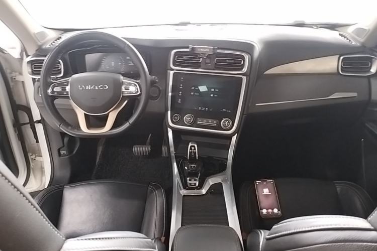 Used Lynk & Co 01 2017 2.0T Two-Wheel Drive Pro Edition Center Console