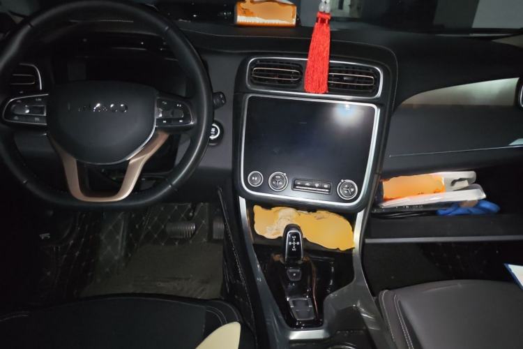 Used Lynk & Co 01 2017 2.0T Two-Wheel Drive Pro Edition Center Console