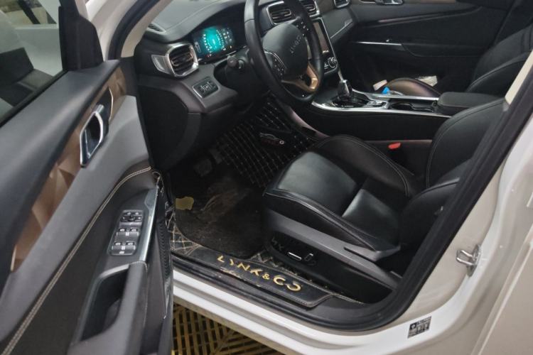 Used Lynk & Co 01 2017 2.0T Two-Wheel-Drive Version Driver Seat