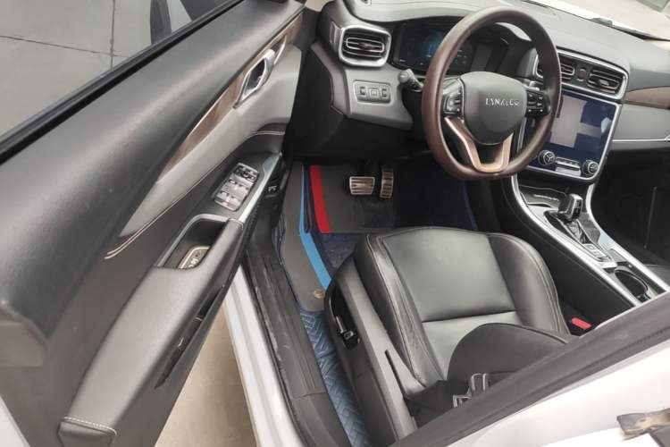 Used Lynk & Co 01 2017 2.0T Two-Wheel-Drive Version Driver Seat