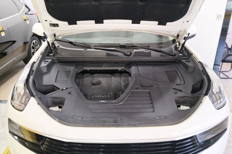 Used Lynk & Co 01 2017 2.0T Two-Wheel Drive Pro Edition Engine Bay