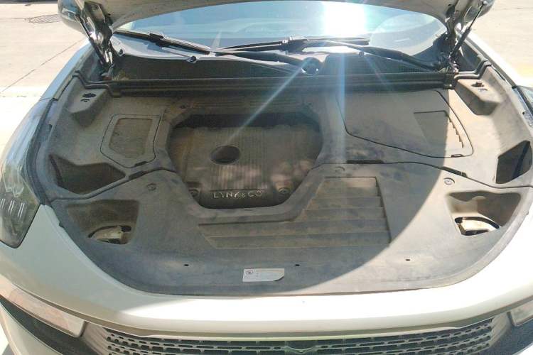Used Lynk & Co 01 2017 2.0T Four-Wheel Drive Pro Edition Engine Bay