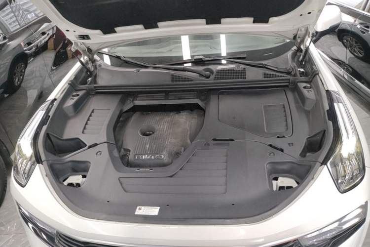 Used Lynk & Co 01 2017 2.0T Two-Wheel Drive Pro Edition Engine Bay