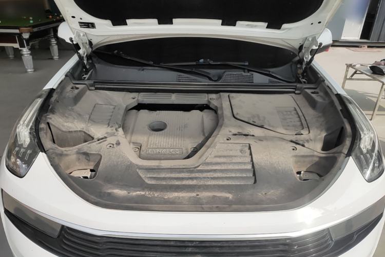 Used Lynk & Co 01 2017 2.0T Two-Wheel-Drive Version Engine Bay