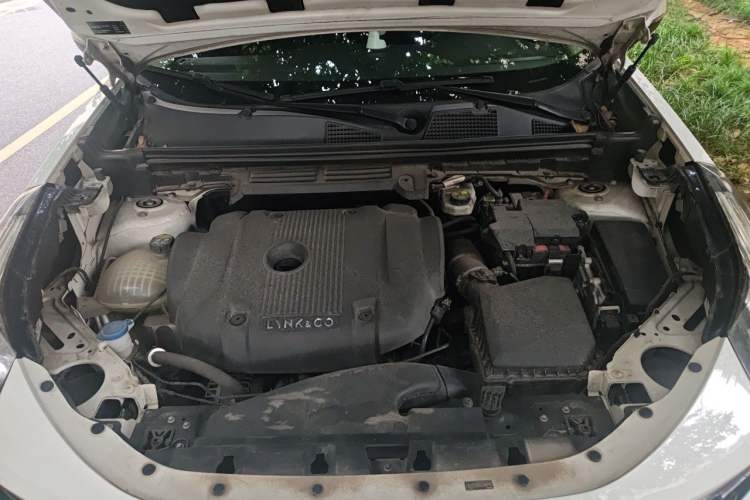 Used Lynk & Co 01 2017 2.0T Two-Wheel Drive Pro Edition Engine Bay