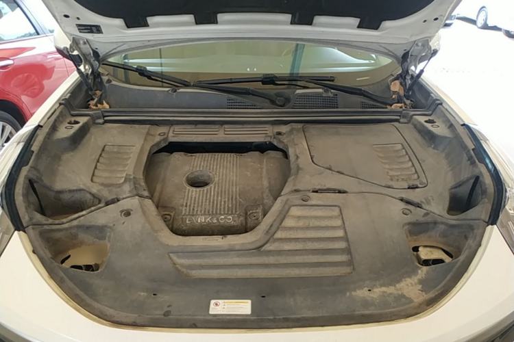 Used Lynk & Co 01 2017 2.0T Two-Wheel Drive Pro Edition Engine Bay