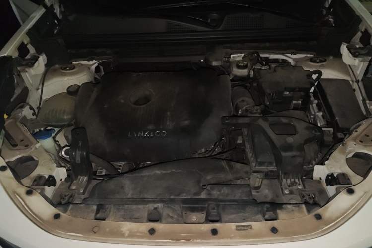 Used Lynk & Co 01 2017 2.0T Four-Wheel Drive Pro Edition Engine Bay