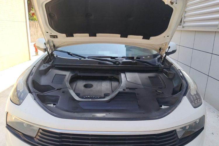 Used Lynk & Co 01 2017 2.0T Two-Wheel-Drive Version Engine Bay