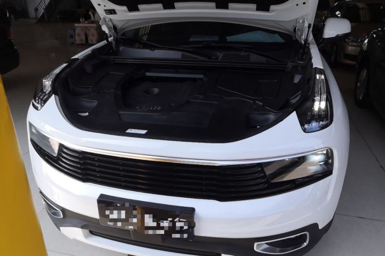 Used Lynk & Co 01 2017 2.0T Two-Wheel Drive Pro Edition Engine Bay