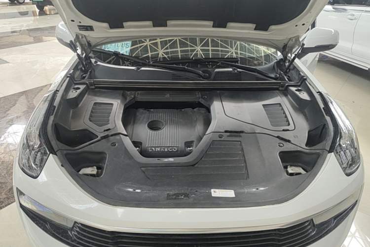 Used Lynk & Co 01 2017 2.0T Two-Wheel Drive Pro Edition Engine Bay