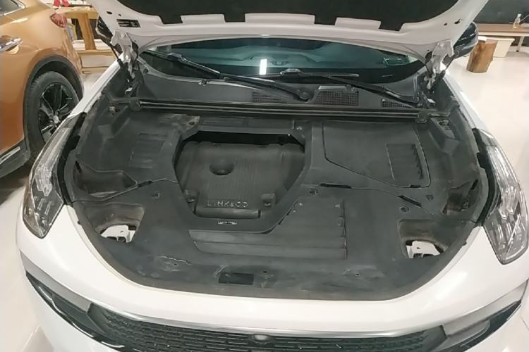 Used Lynk & Co 01 2017 2.0T Four-Wheel Drive Pro Edition Engine Bay