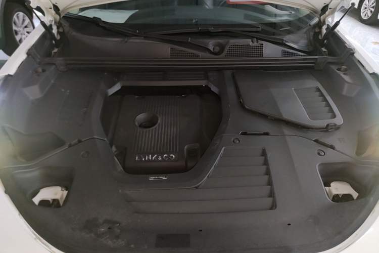 Used Lynk & Co 01 2017 2.0T Two-Wheel Drive Pro Edition Engine Bay