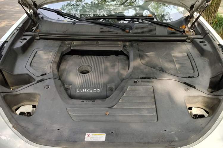 Used Lynk & Co 01 2017 2.0T Four-Wheel Drive Pro Edition Engine Bay