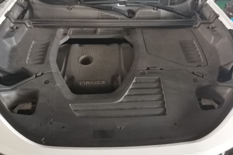 Used Lynk & Co 01 2017 2.0T Two-Wheel Drive Pro Edition Engine Bay