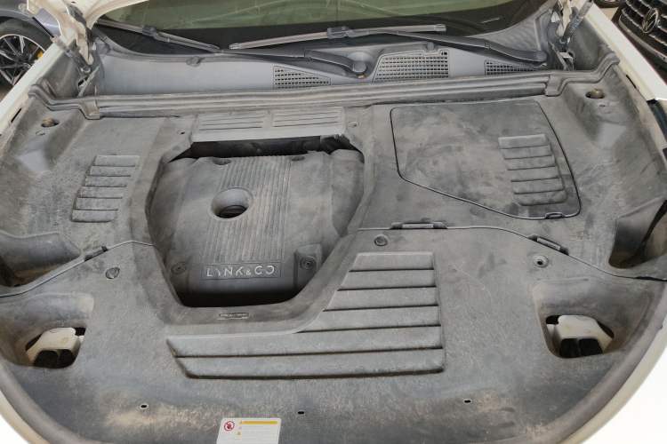 Used Lynk & Co 01 2017 2.0T Two-Wheel-Drive Version Engine Bay