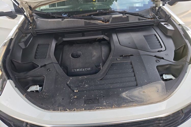 Used Lynk & Co 01 2017 2.0T Two-Wheel-Drive Version Engine Bay