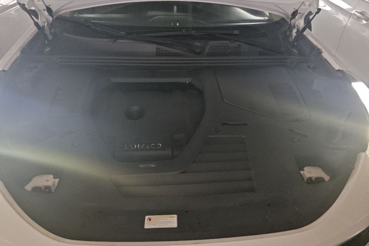 Used Lynk & Co 01 2017 2.0T Two-Wheel-Drive Version Engine Bay