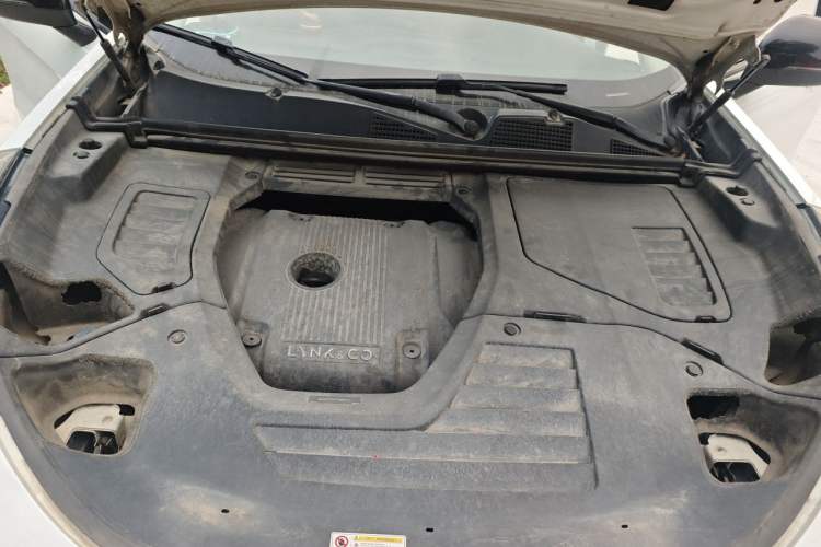 Used Lynk & Co 01 2017 2.0T Four-Wheel Drive Pro Edition Engine Bay
