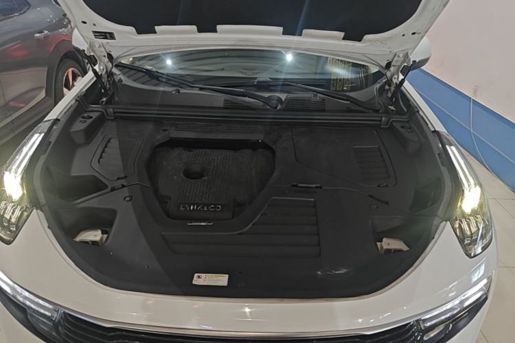 Used Lynk & Co 01 2017 2.0T Two-Wheel Drive Pro Edition Engine Bay
