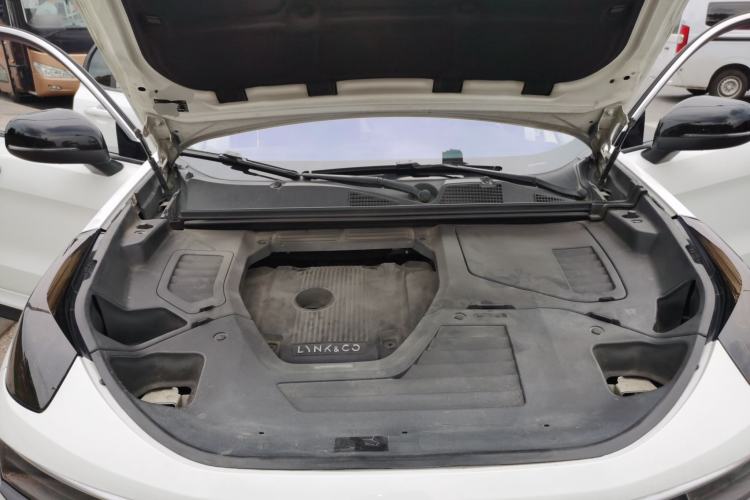 Used Lynk & Co 01 2017 2.0T Four-Wheel Drive Pro Edition Engine Bay
