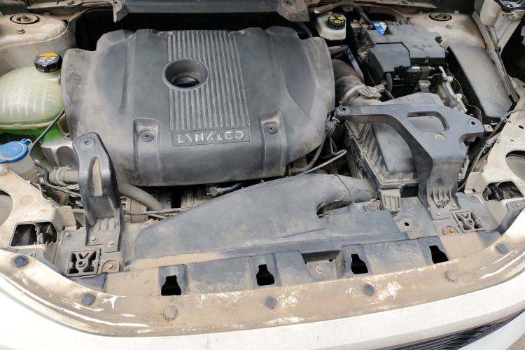 Used Lynk & Co 01 2017 2.0T Two-Wheel-Drive Version Engine Bay
