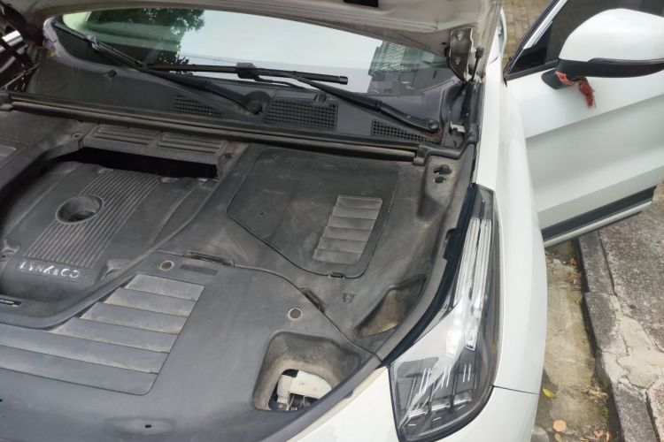 Used Lynk & Co 01 2017 2.0T Two-Wheel Drive Pro Edition Engine Bay Left