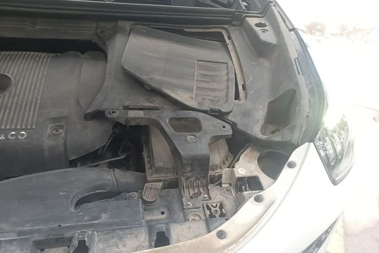 Used Lynk & Co 01 2017 2.0T Two-Wheel Drive Pro Edition Engine Bay Left