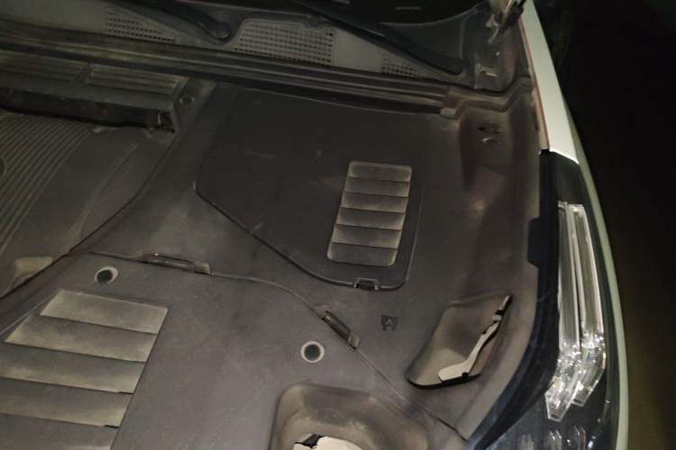 Used Lynk & Co 01 2017 2.0T Two-Wheel Drive Pro Edition Engine Bay Left