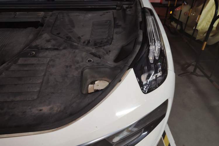 Used Lynk & Co 01 2017 2.0T Four-Wheel Drive Pro Edition Engine Bay Left
