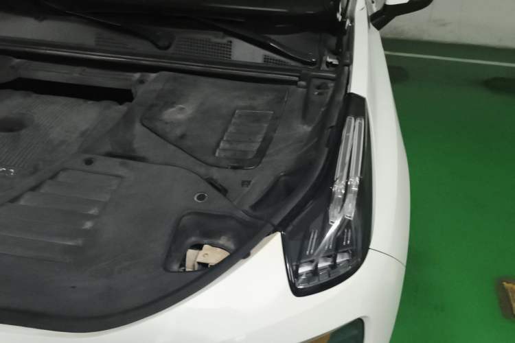 Used Lynk & Co 01 2017 2.0T Two-Wheel Drive Pro Edition Engine Bay Left