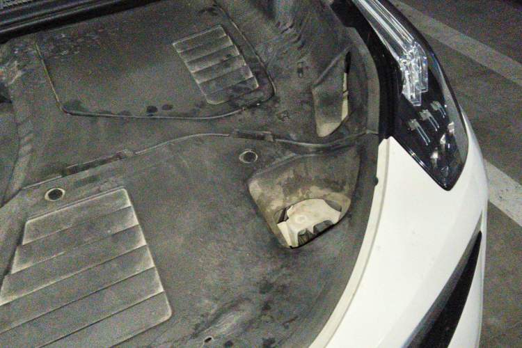 Used Lynk & Co 01 2017 2.0T Two-Wheel Drive Pro Edition Engine Bay Left