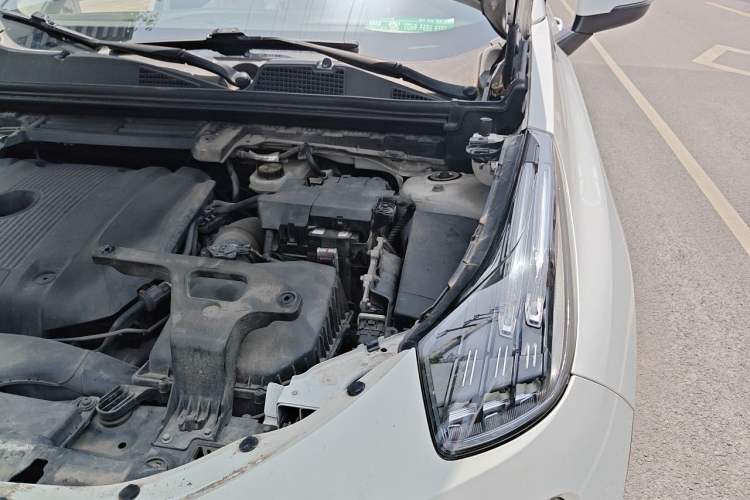 Used Lynk & Co 01 2017 2.0T Two-Wheel Drive Pro Edition Engine Bay Left