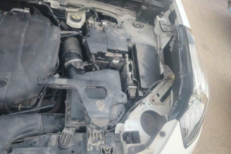 Used Lynk & Co 01 2017 2.0T Two-Wheel Drive Pro Edition Engine Bay Left