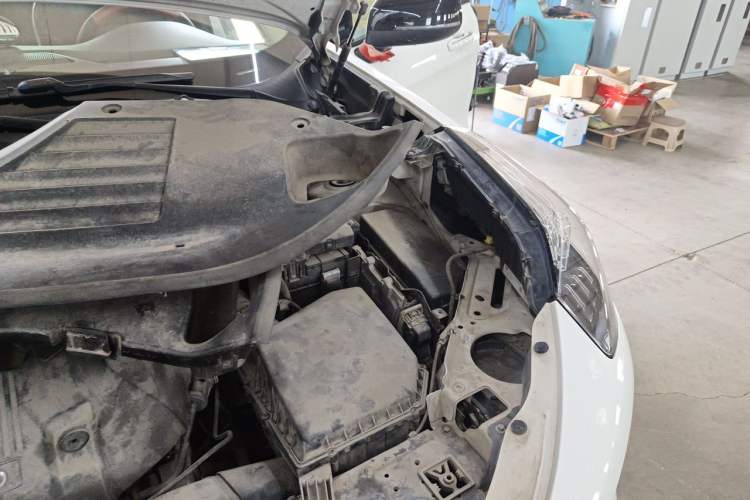 Used Lynk & Co 01 2017 2.0T Four-Wheel Drive Pro Edition Engine Bay Left