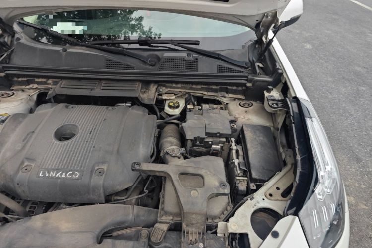 Used Lynk & Co 01 2017 2.0T Two-Wheel Drive Pro Edition Engine Bay Left