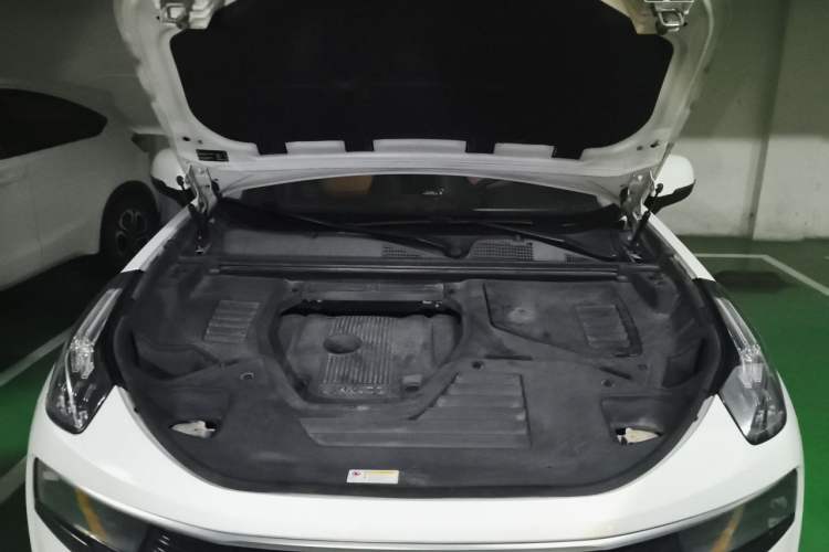 Used Lynk & Co 01 2017 2.0T Two-Wheel Drive Pro Edition Engine Bay
