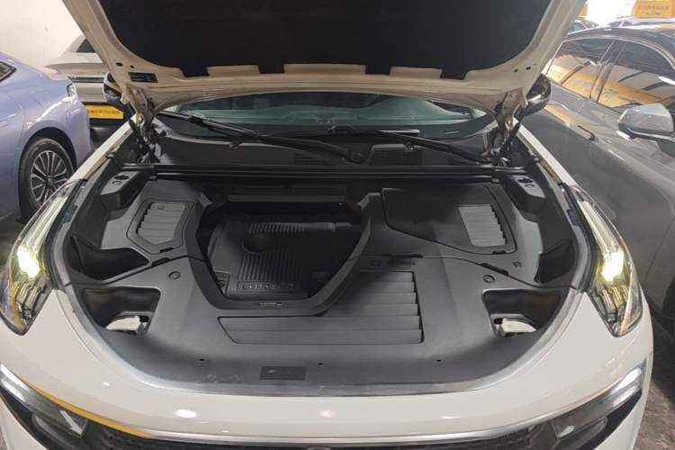 Used Lynk & Co 01 2017 2.0T Four-Wheel Drive Pro Edition Engine Bay