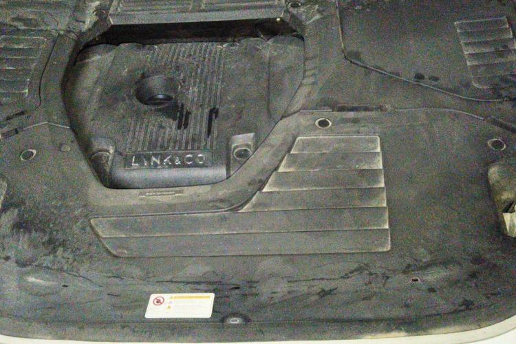 Used Lynk & Co 01 2017 2.0T Two-Wheel Drive Pro Edition Engine Bay