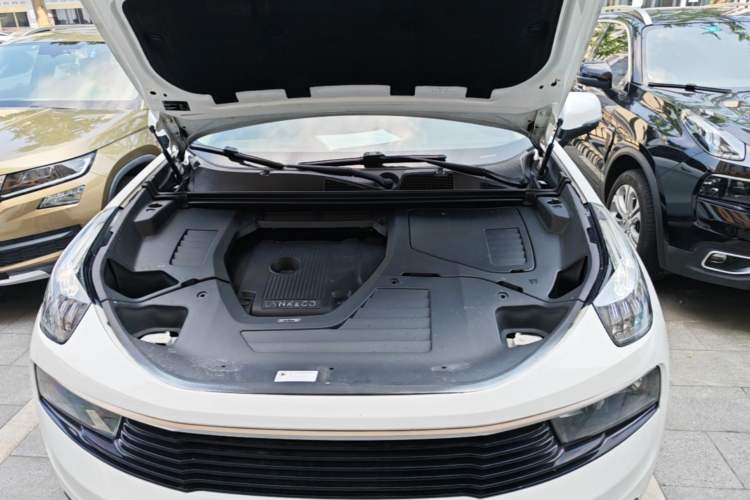 Used Lynk & Co 01 2017 2.0T Two-Wheel-Drive Version Engine Bay