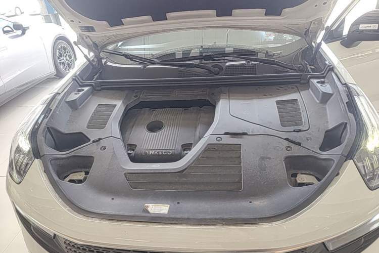 Used Lynk & Co 01 2017 2.0T Four-Wheel Drive Pro Edition Engine Bay
