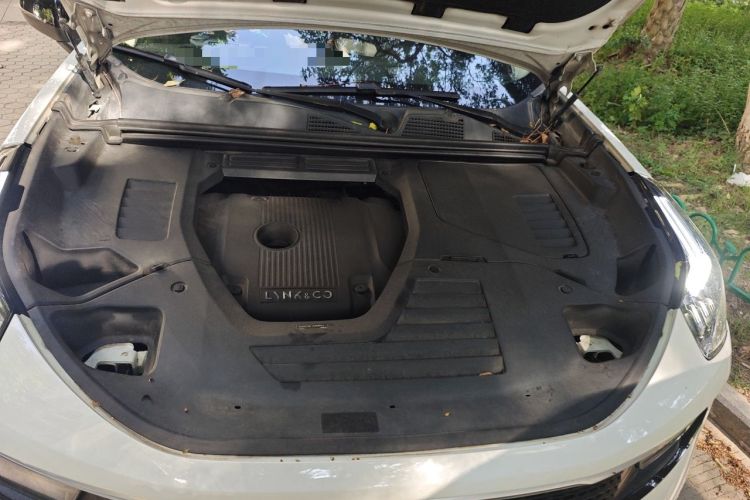 Used Lynk & Co 01 2017 2.0T Four-Wheel Drive Pro Edition Engine Bay