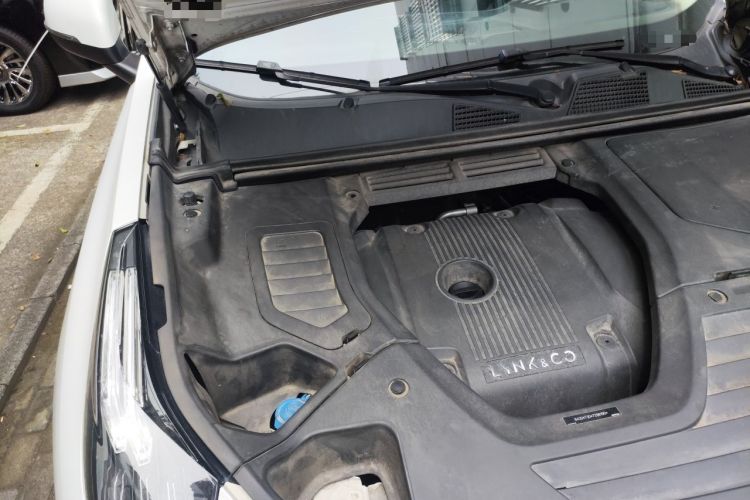 Used Lynk & Co 01 2017 2.0T Two-Wheel Drive Pro Edition Engine Bay Right